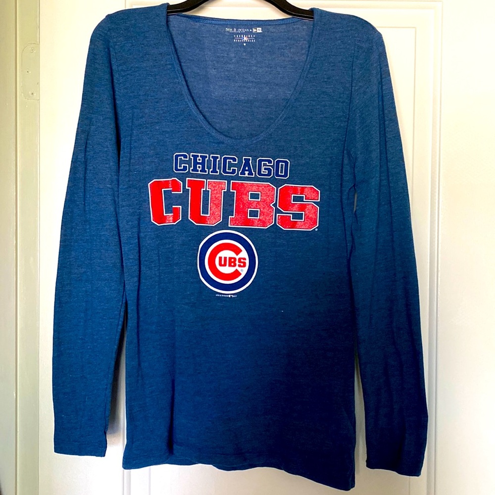 Chicago Cubs 5th & Ocean long sleeve shirt